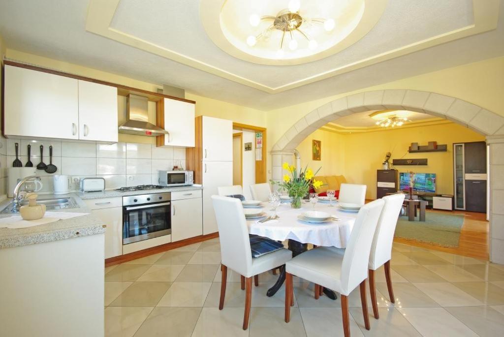 Apartments Villa Rose Sumartin Extérieur photo