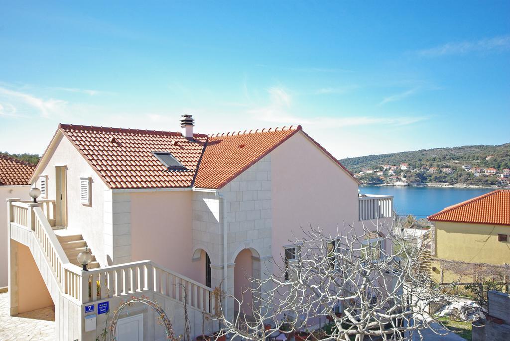 Apartments Villa Rose Sumartin Extérieur photo